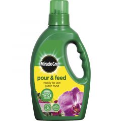 Miracle-Gro Pour &amp; Feed 1L