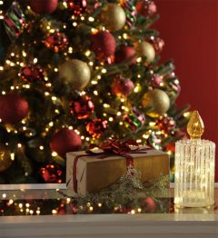 Festive Lit Clear Glass Candle W Gold Flame 19cm