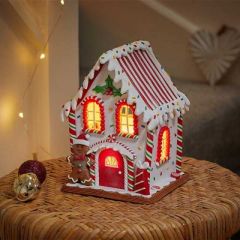 Smart Garden Gingerbread House Candy Cabin  20x14x14cm