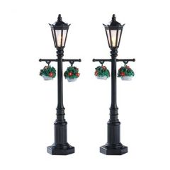 Lemax Old English Lamp Post, Set Of 2, B/O (4.5V)