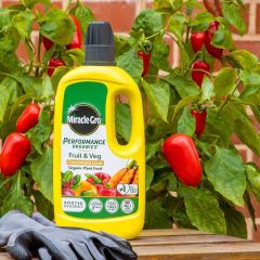 Miracle-Gro® Performance Organics™ Fruit & Veg Liquid Concentrate Food 800ml