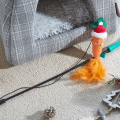 Zoon Nip It Santa Carrot Tickle Stick